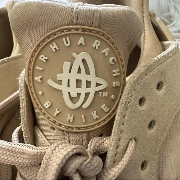 NIKE Air Huarache Run Sneakers in Mushroom Size 8 - Picture 9 of 11
